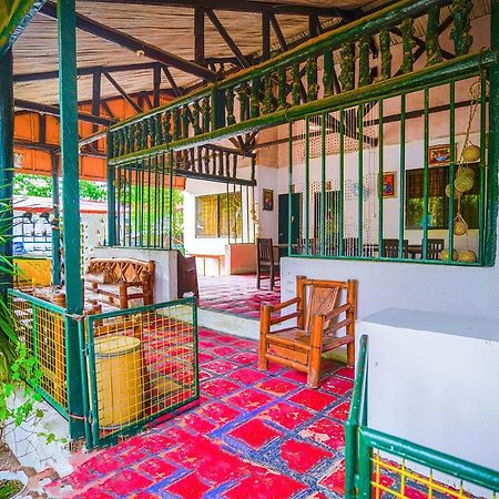 Oyo 875 Madhavi Beach Resort Balibago Екстер'єр фото