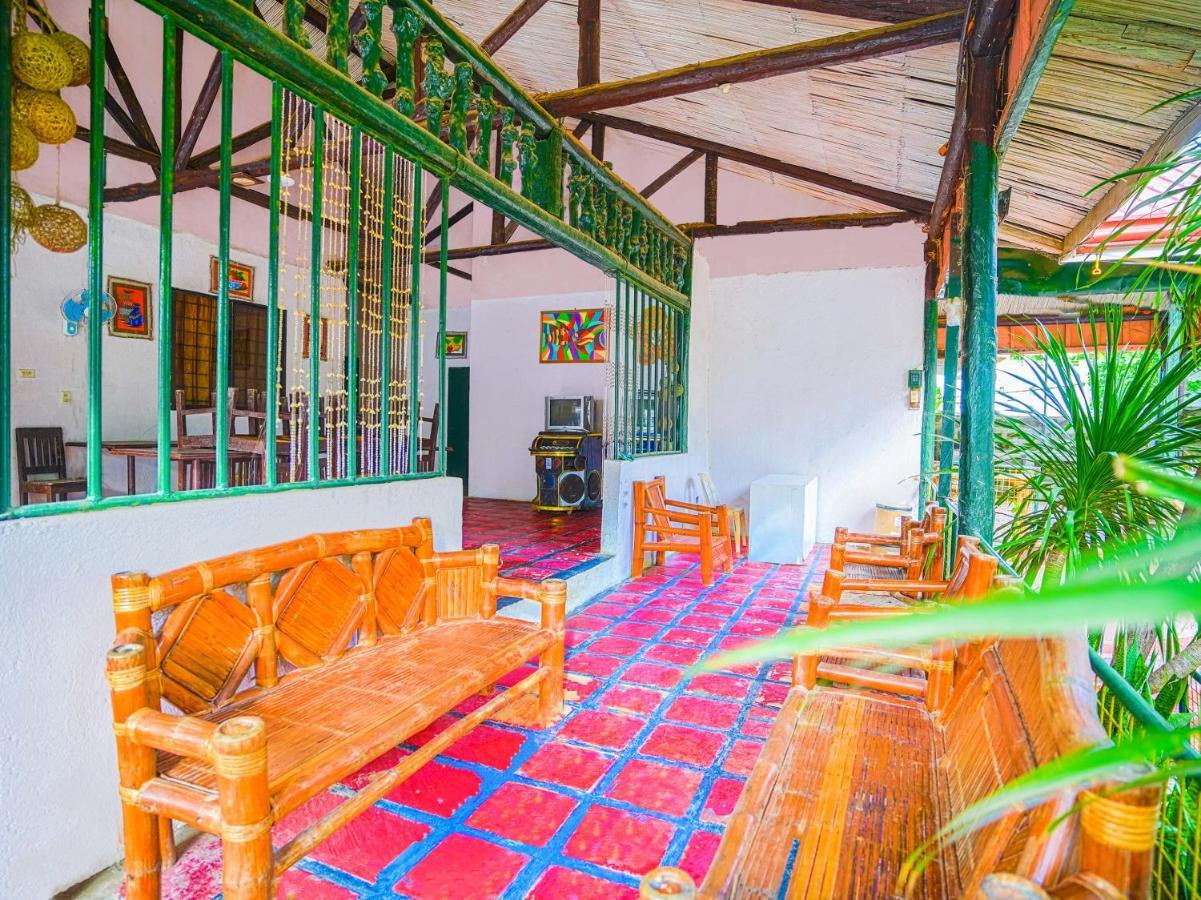 Oyo 875 Madhavi Beach Resort Balibago Екстер'єр фото