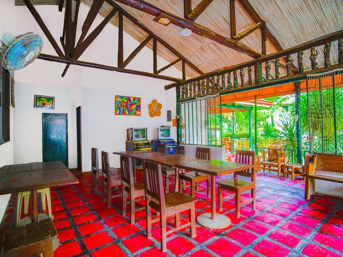 Oyo 875 Madhavi Beach Resort Balibago Екстер'єр фото