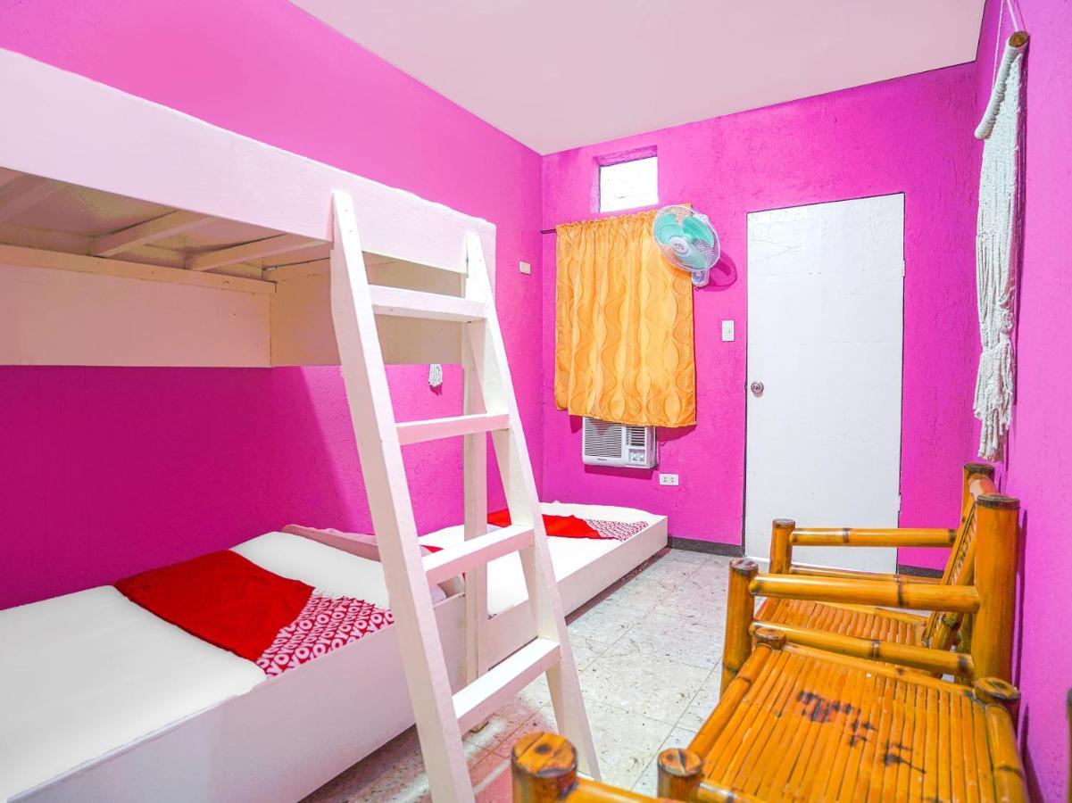 Oyo 875 Madhavi Beach Resort Balibago Екстер'єр фото