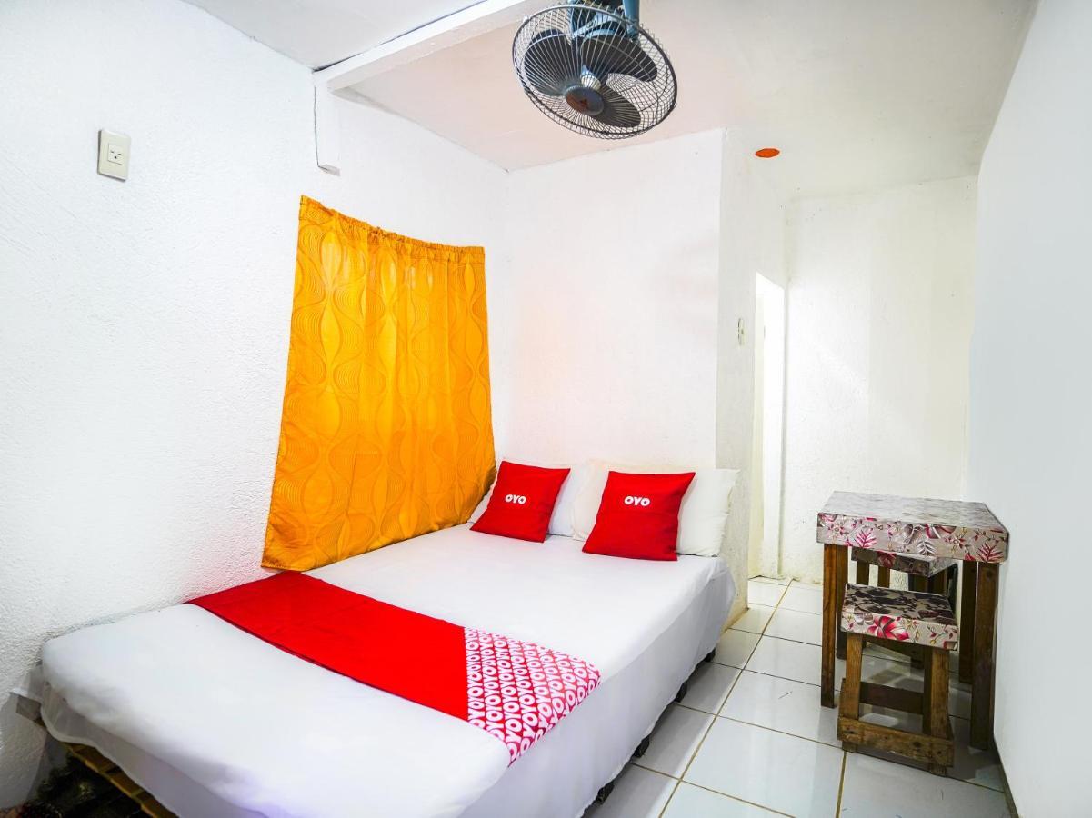 Oyo 875 Madhavi Beach Resort Balibago Екстер'єр фото