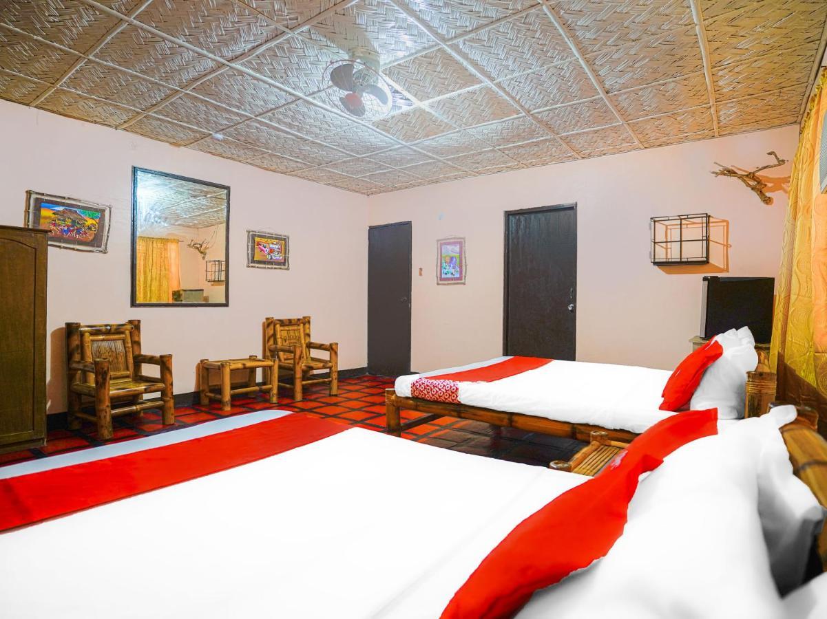Oyo 875 Madhavi Beach Resort Balibago Екстер'єр фото