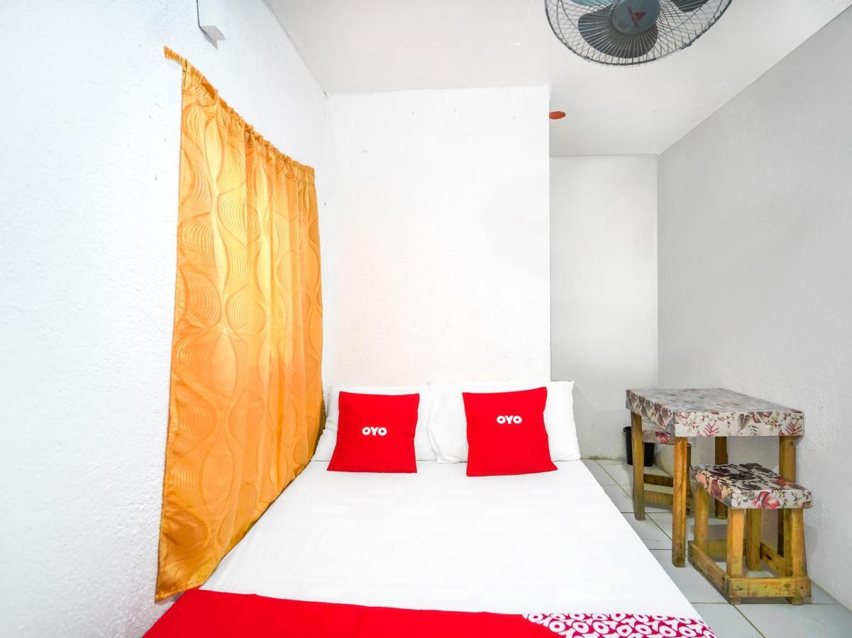Oyo 875 Madhavi Beach Resort Balibago Екстер'єр фото