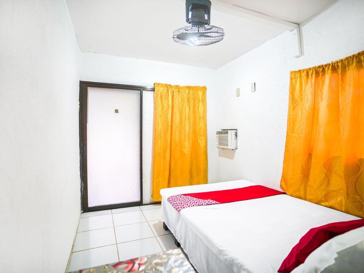 Oyo 875 Madhavi Beach Resort Balibago Екстер'єр фото